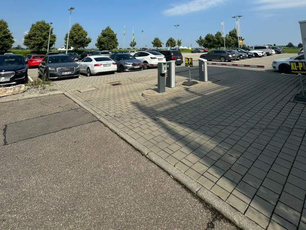 Aussenparkplatz Neuhausen 1-1